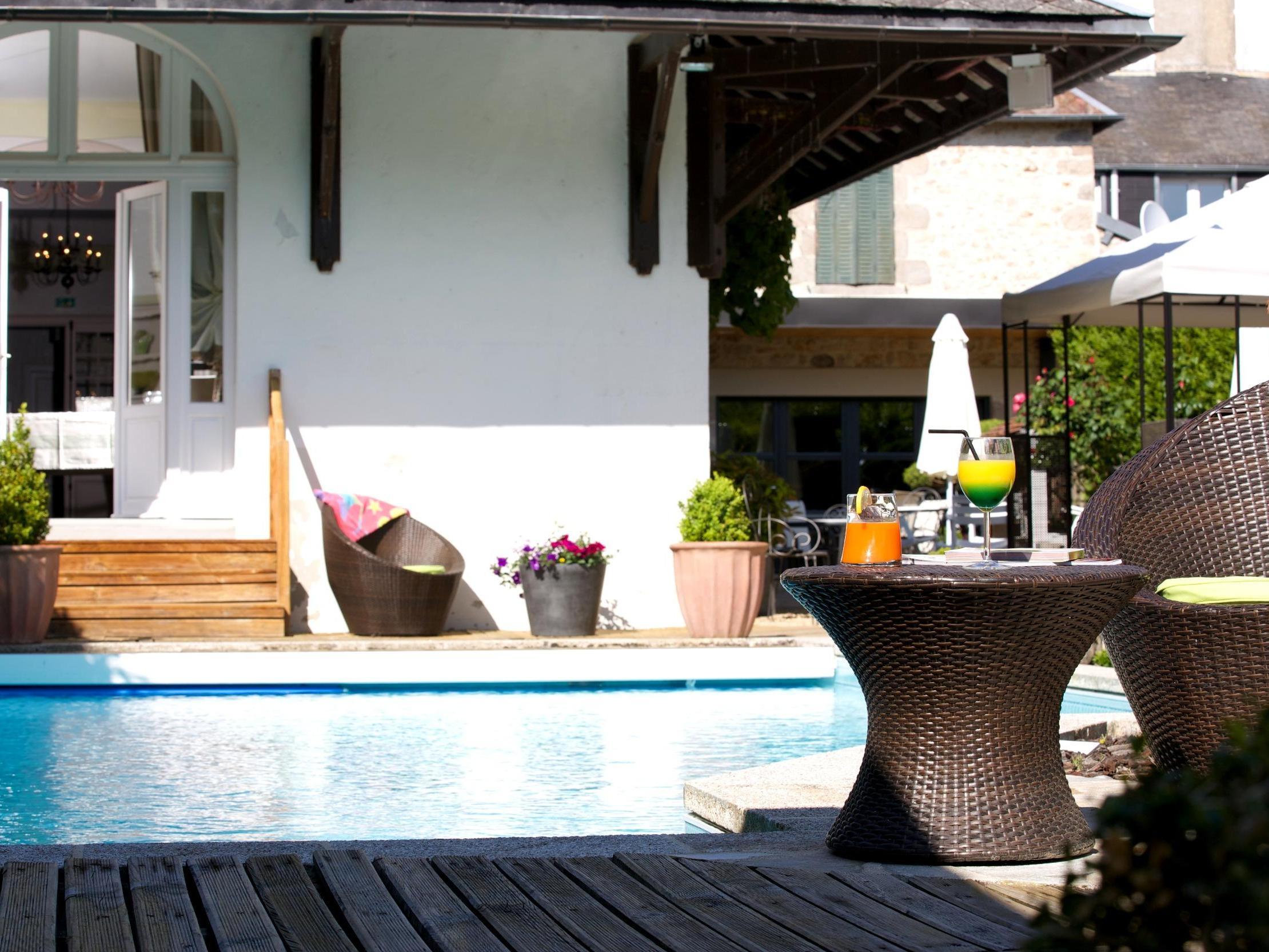 Logis Hotel Restaurant Nougier Saint-Étienne-de-Fursac Exteriör bild