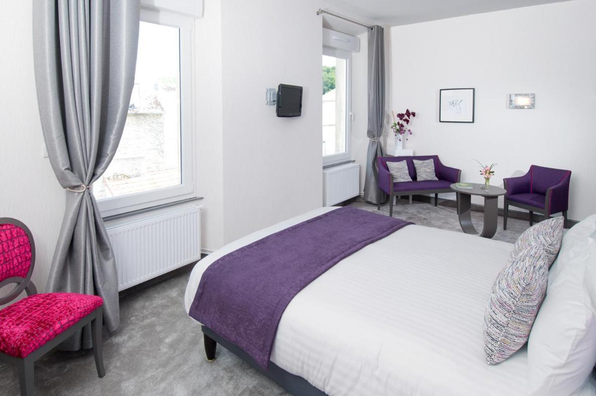 Logis Hotel Restaurant Nougier Saint-Étienne-de-Fursac Rum bild