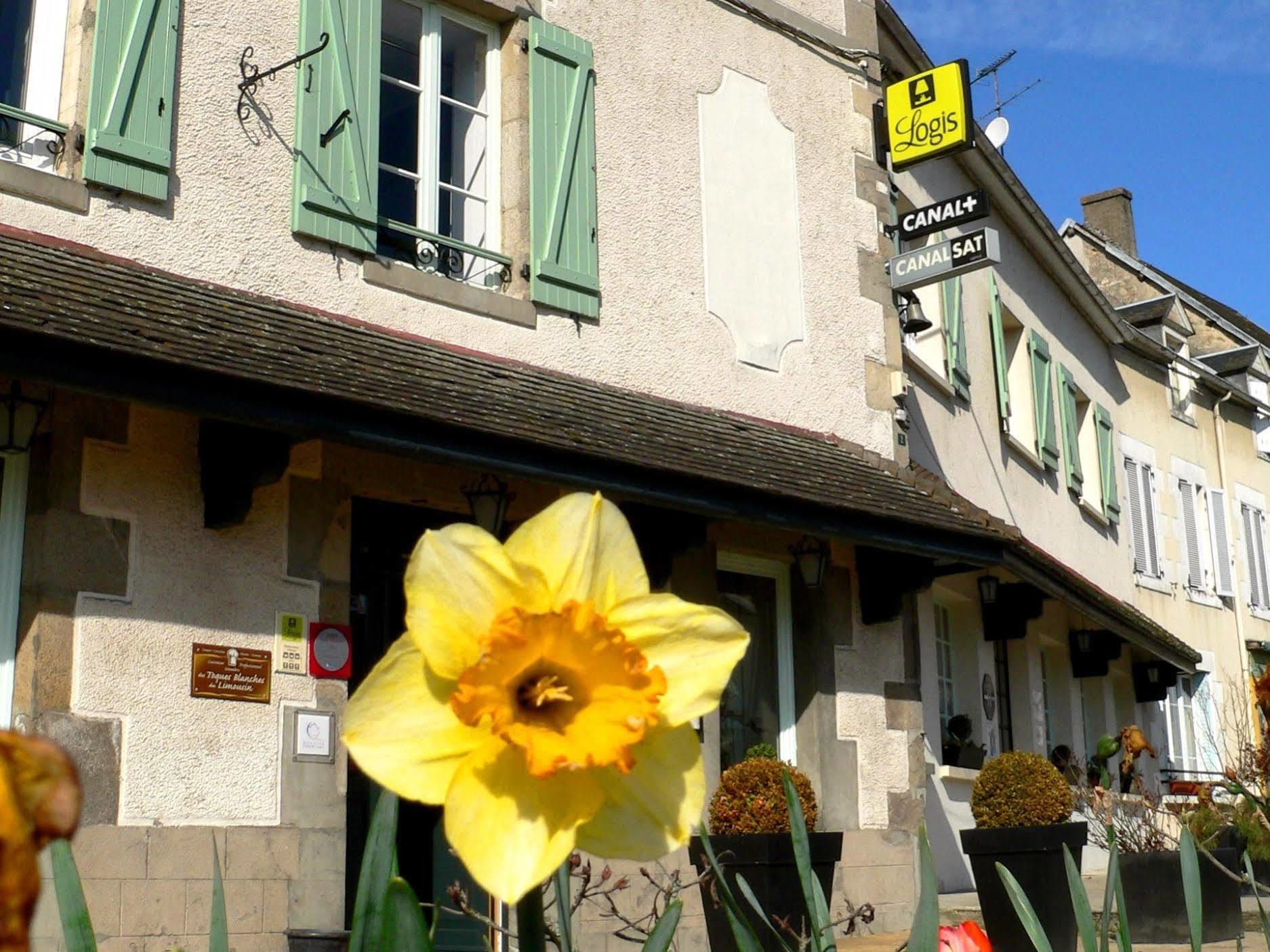 Logis Hotel Restaurant Nougier Saint-Étienne-de-Fursac Exteriör bild